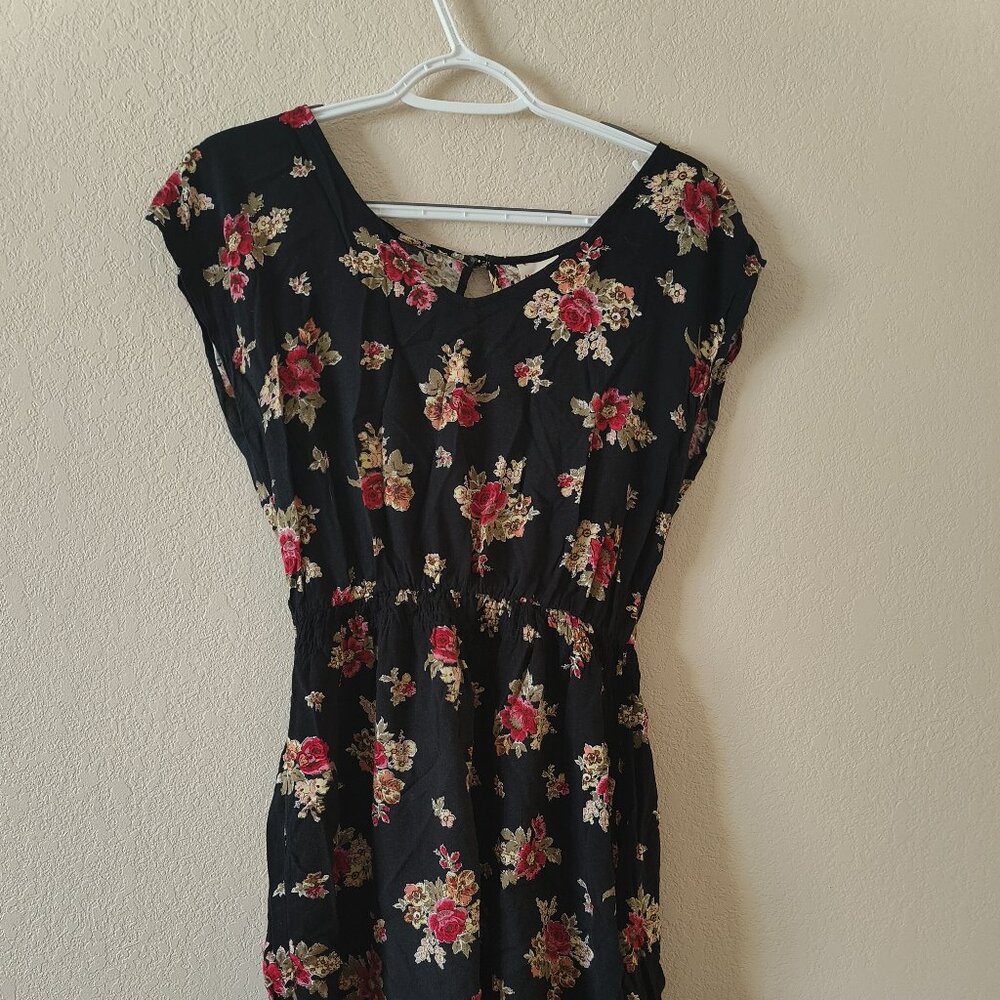 MOSSIMO, M/M, BLACK FLORAL PRINT